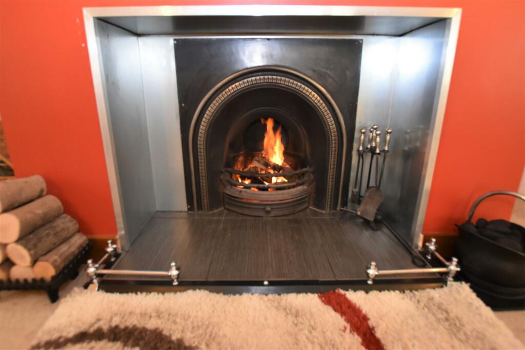 Lounge Fire.jpg