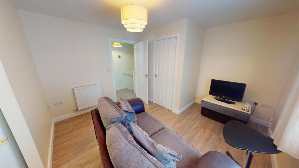 Newlove Avenue Reception Room