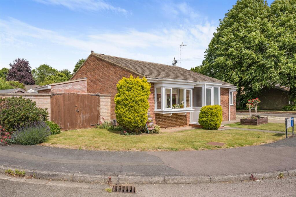 1 Poplar Close, Banbury-3.jpg