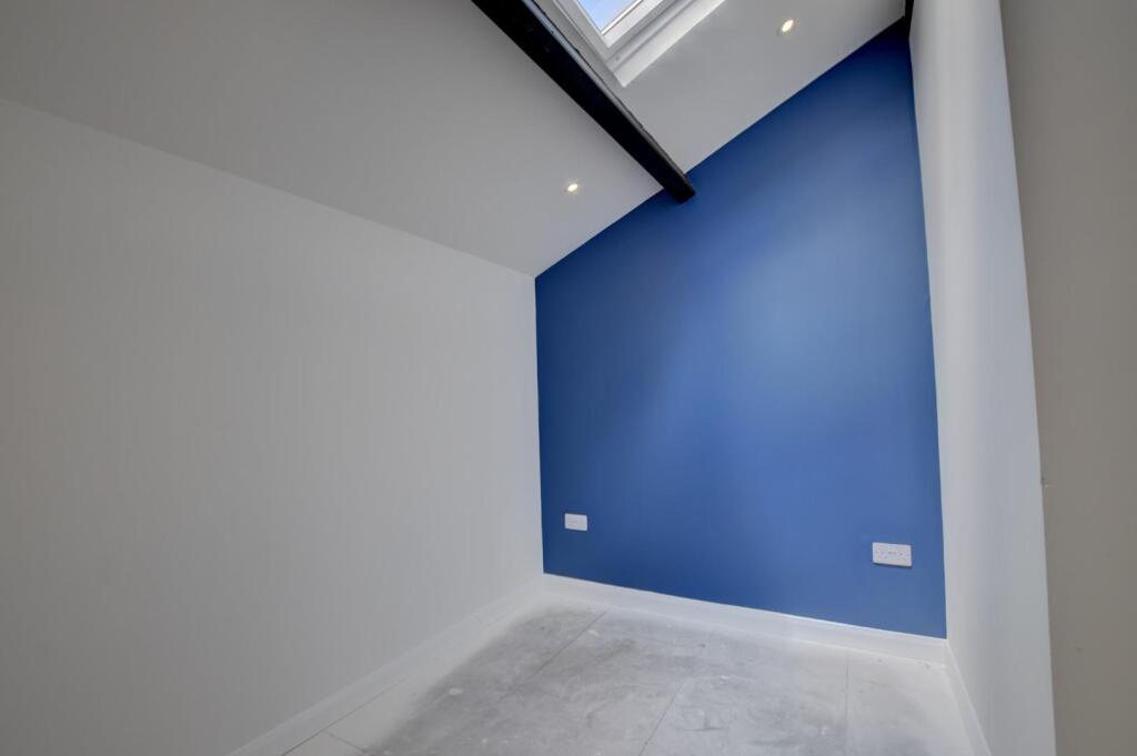 DSC_0112_3_4_Interior 2.jpg