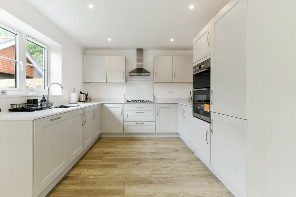 ANNING CLOSE, 5 (...