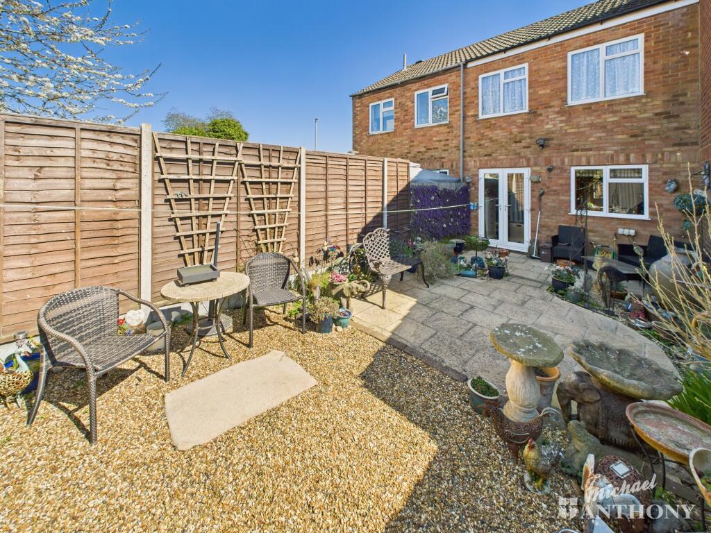 CAM02773G0-PR0275-STILL019