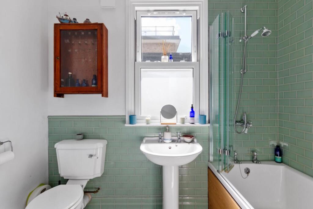 47 Church Path Ph8.jpg