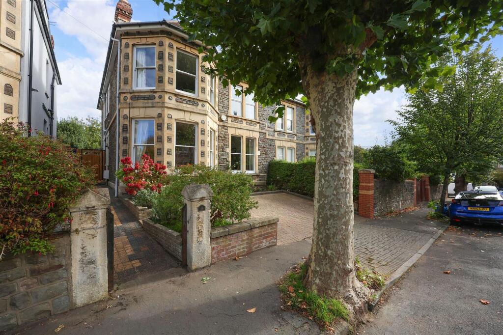 4 Julius Road 21.JPG