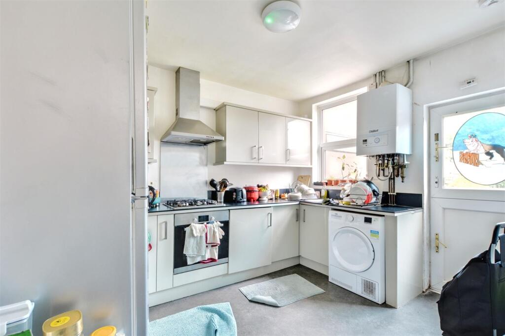 Kitchen_1.jpeg