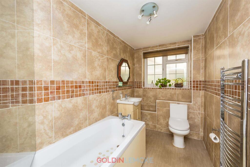 Bathroom.jpg