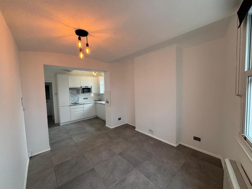 WhatsApp Image 2025-06-12 at 09.41.00_e3b91062.jpg