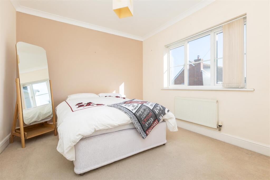 3 Dollimere Close-4.jpg