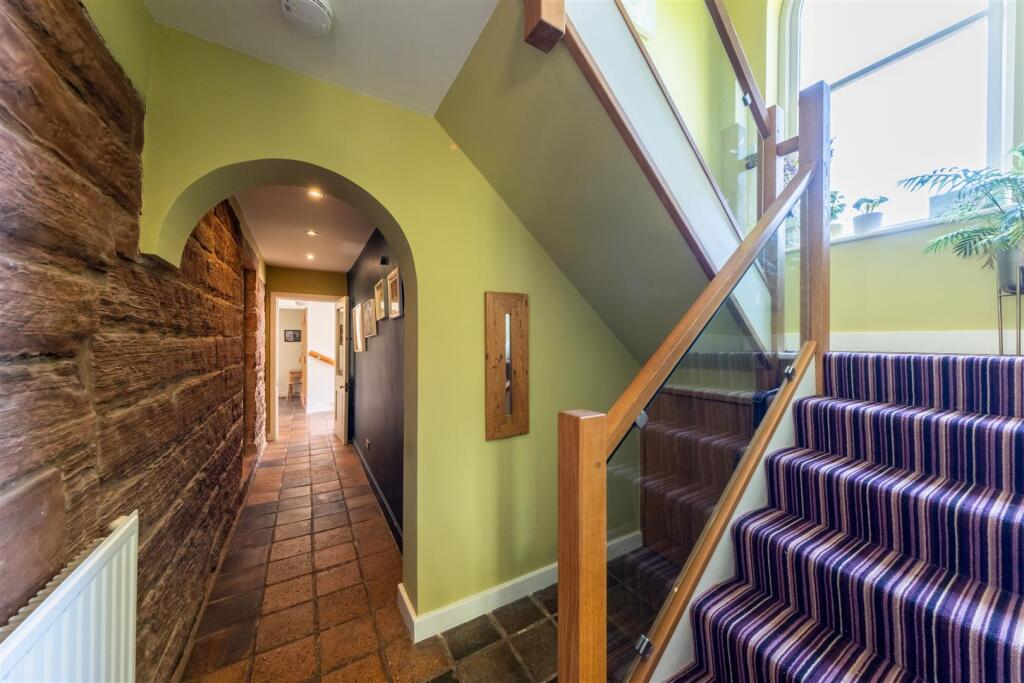 Broadway Farmhouse-0051.jpg