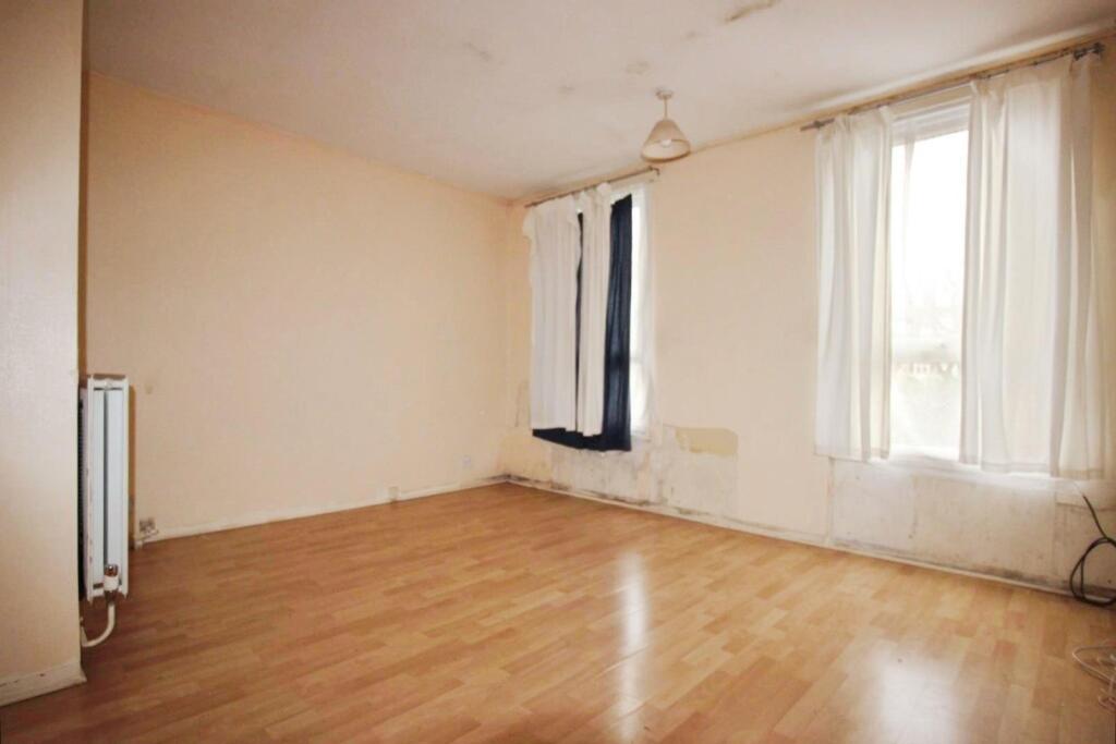 30e769c4-bedroom 20one.JPG