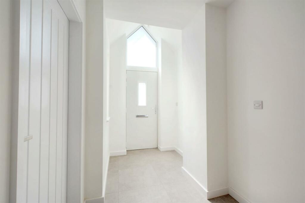 Entrance Hall_2.jpeg