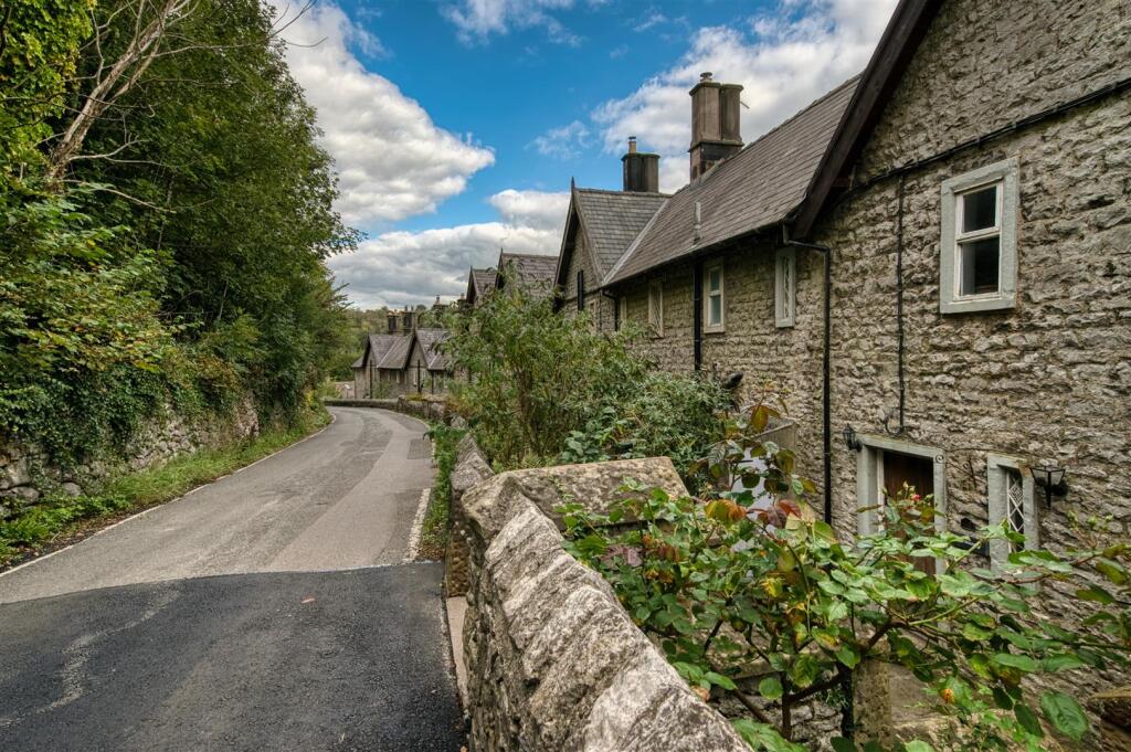 Saxton Mee  48 Middle Row 0035 - Copy.jpg