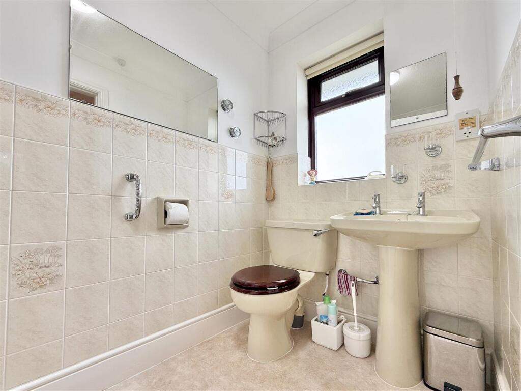 Bedroom 1_Ensuite.jpeg