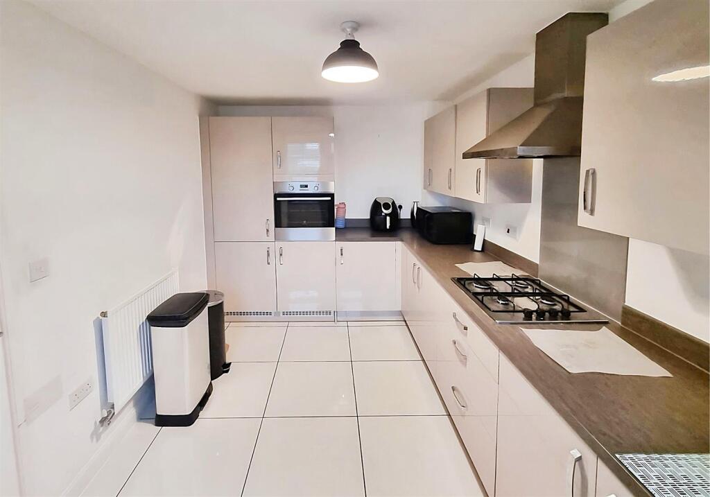 Modern Fitted Kitchen