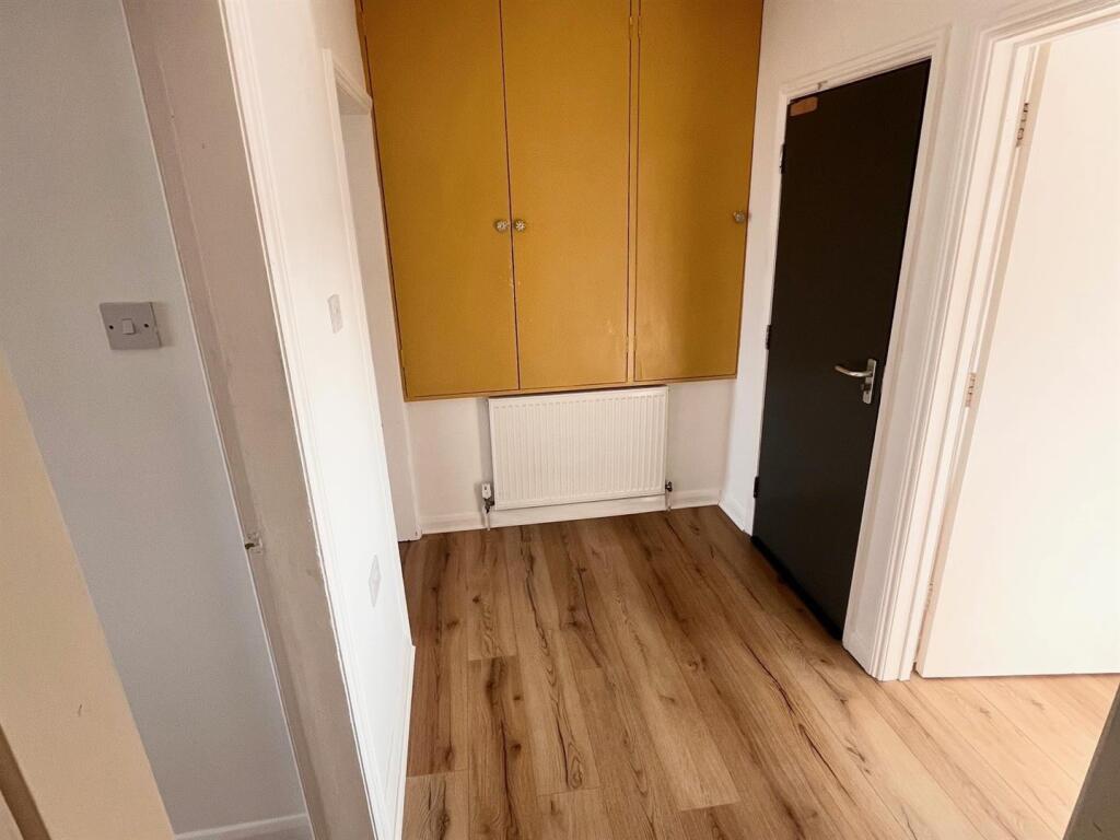 Flat 3 Hall 2.jpg