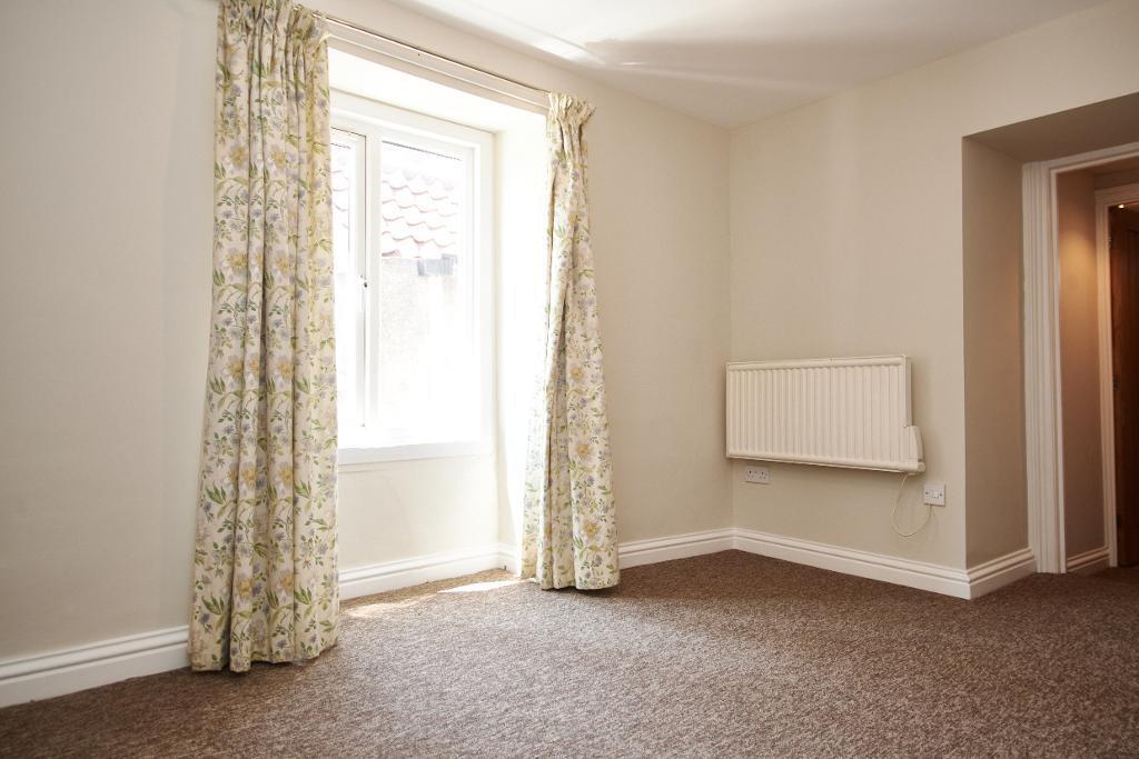 Master bedroom photo 2