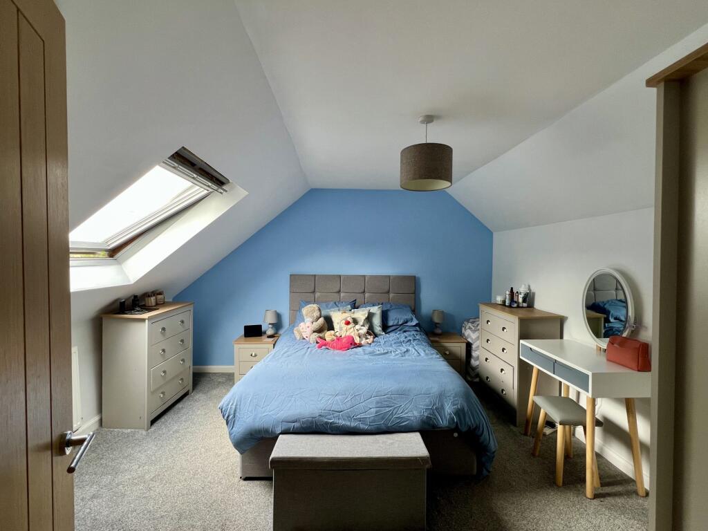 2 Burn Court, Dalry - Williamson and Henry