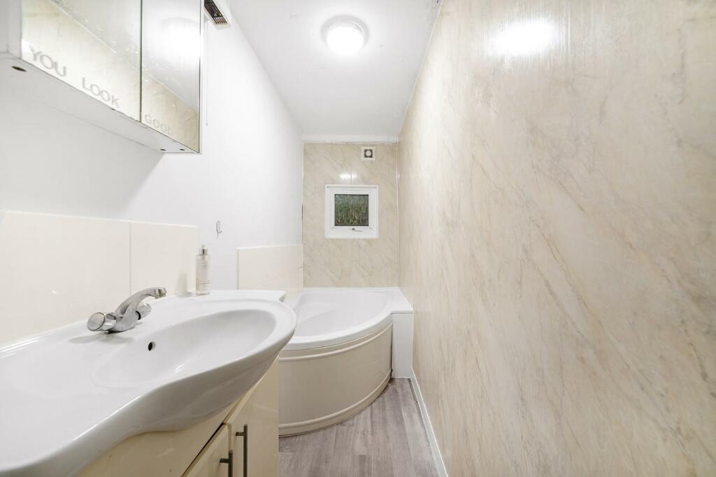 Bathroom.JPG