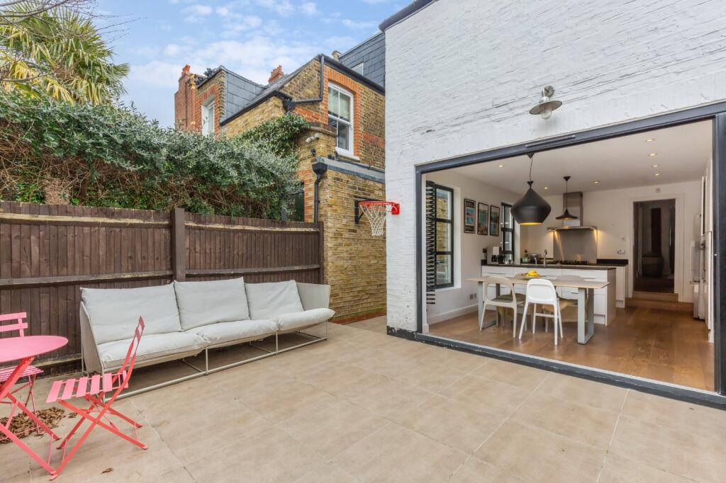 Compton Crescent