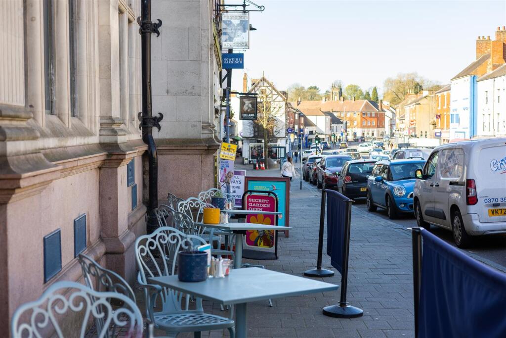 Adelaide Mews_Local Area-32.jpg