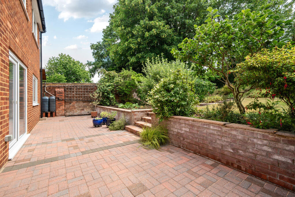 1313396-4-685bdf9...