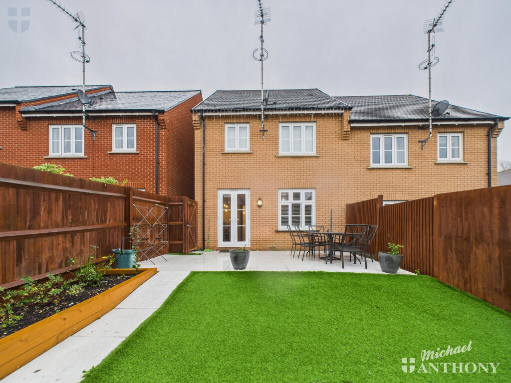 CAM03218G0-PR0829-STILL012