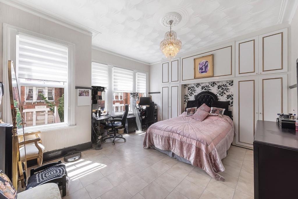 Bedroom (4).jpg
