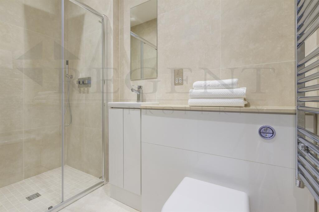Full Bathroom view