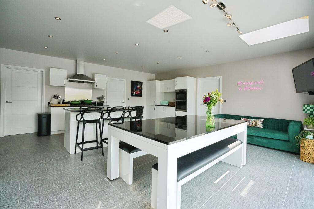 Open Plan Kitchen/Dining Area