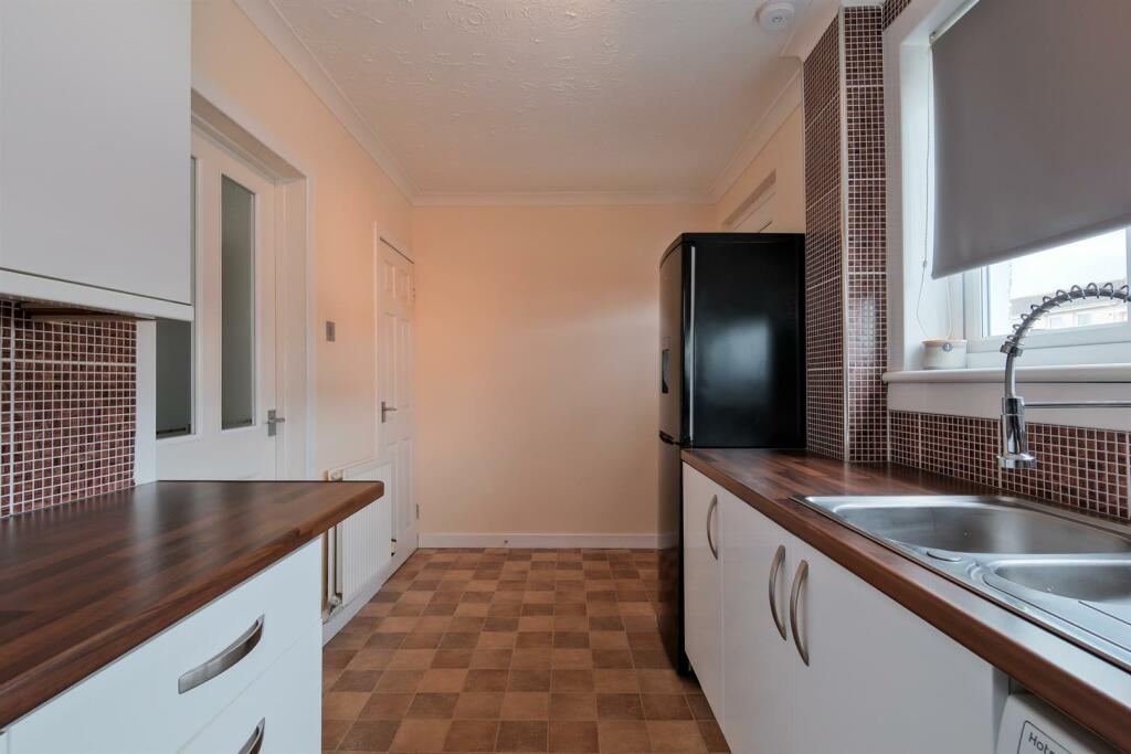 008-22 Spey Court, Newmains ML2 9EE_.jpg