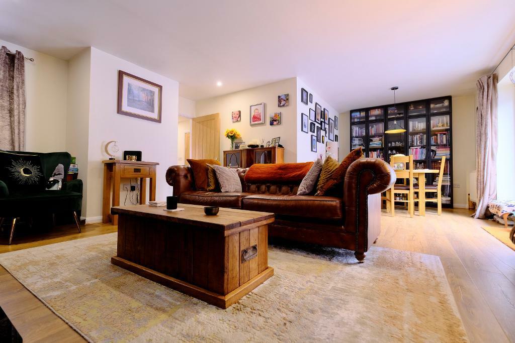 Sitting/Dining room