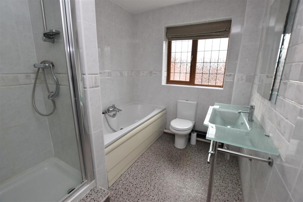 Family Bathroom.jpg