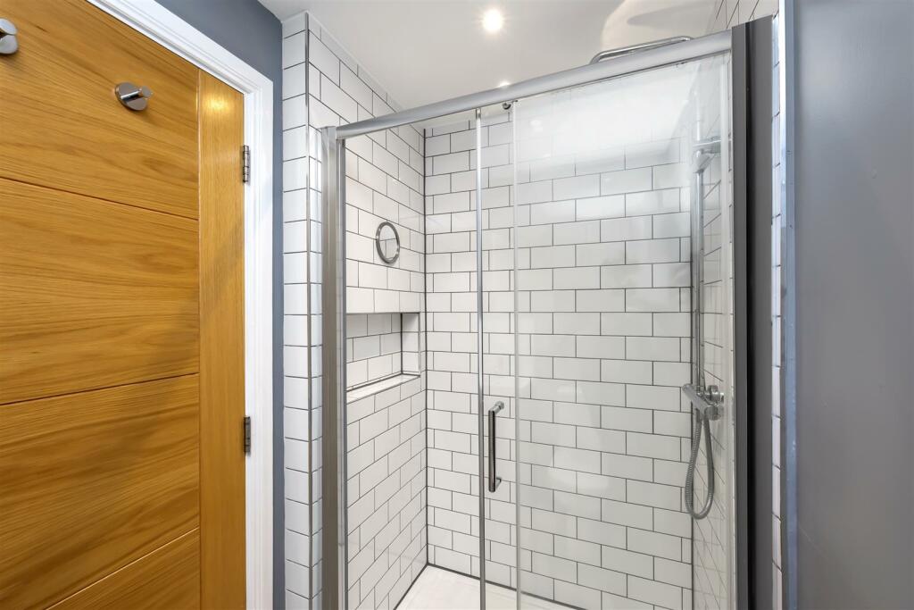 En-suite Shower Room/WC