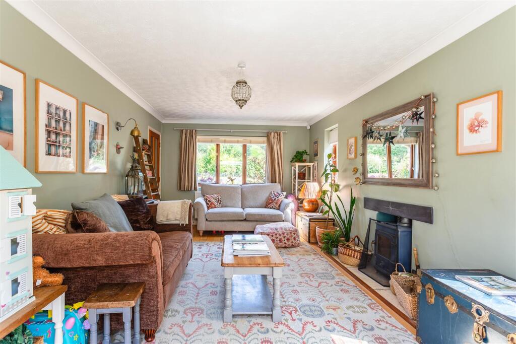 Living Room3.jpg