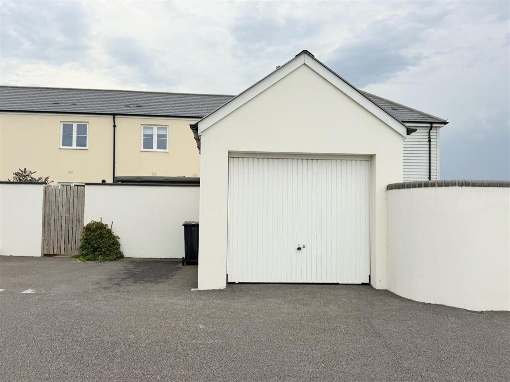 Garage/