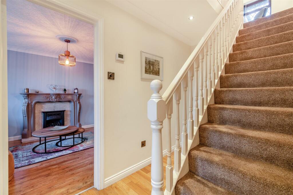 8576940-interior21.jpg