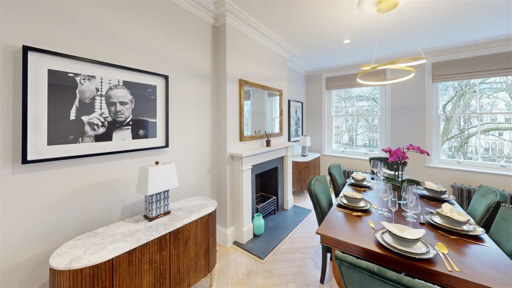 Flat-4-22-Kensington-Gardens-Square-Dining-Room 1.