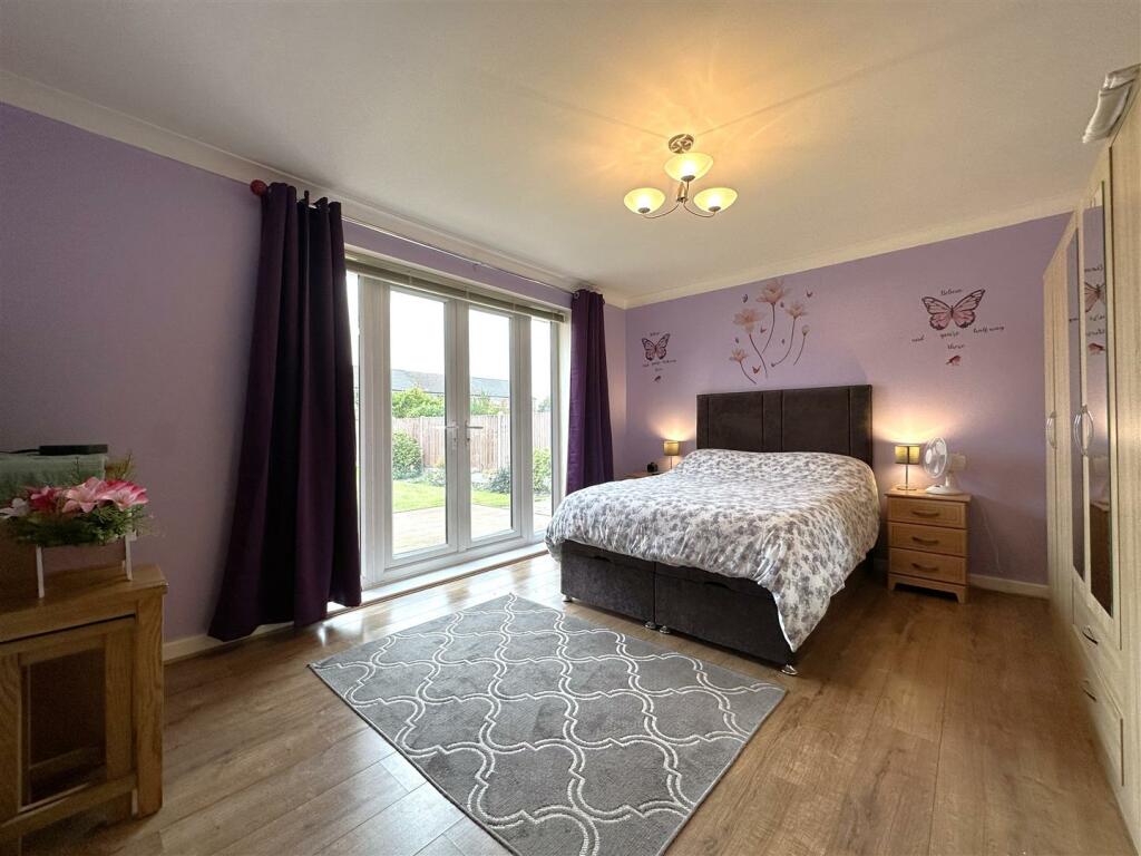 Master Bedroom 993