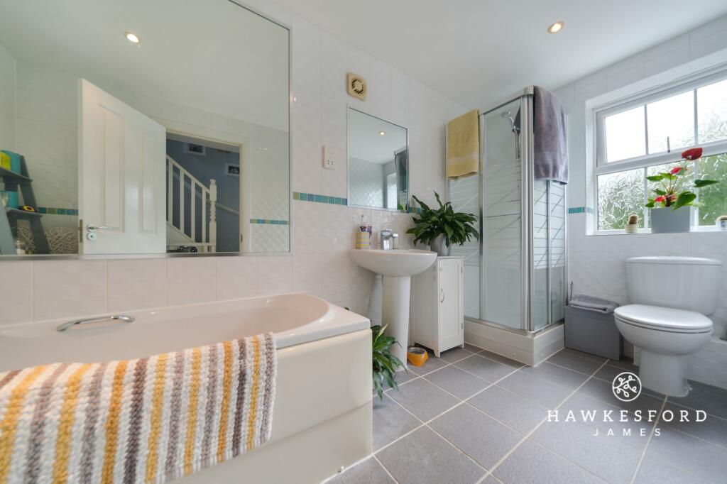 Holly Drive, Minster on Sea - Family bathroom