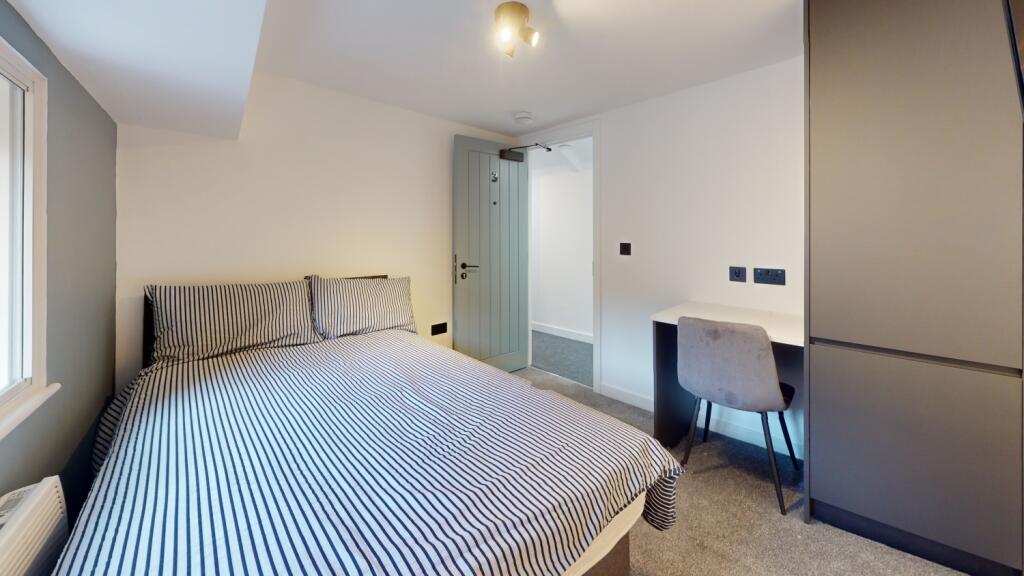 Lower-Pavement-Flat-7-Bedroom(2)