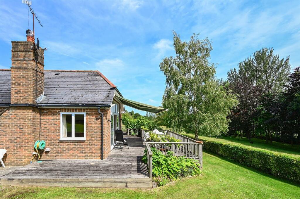 St.Helens View - Parsonage Lane - TN35 4SH (76).jp