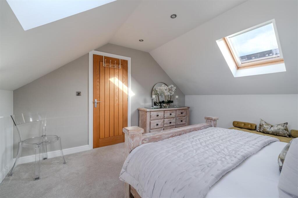 Bedroom 1-3.jpg
