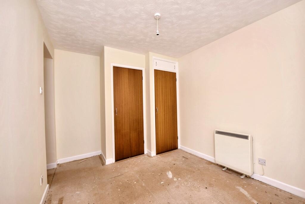 9A Oulton Hall, Marine Parade, Claton-on-Sea CO15 6JU