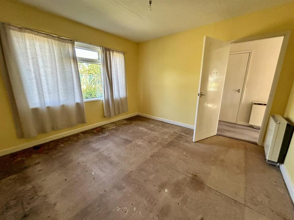 Bedroom (2).JPEG