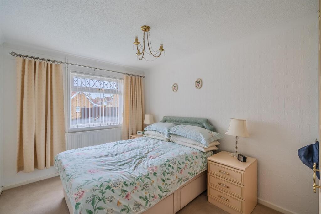 7 Chester Close-1.jpg