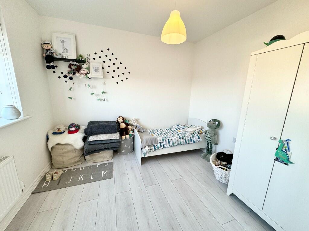 1ST FLOOR FRONT BED