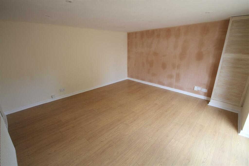 CH Lounge iii.JPG