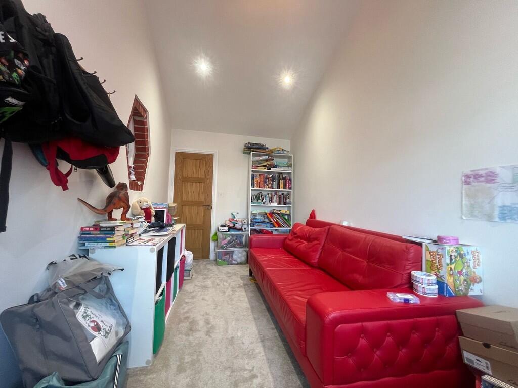 66f18087-3a60-4c3...