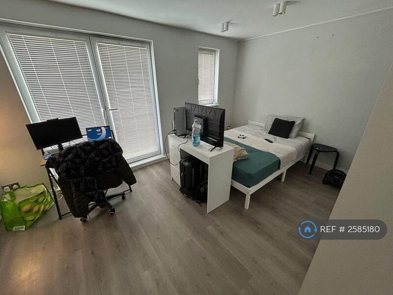 Very Spacious Room With Double Bed