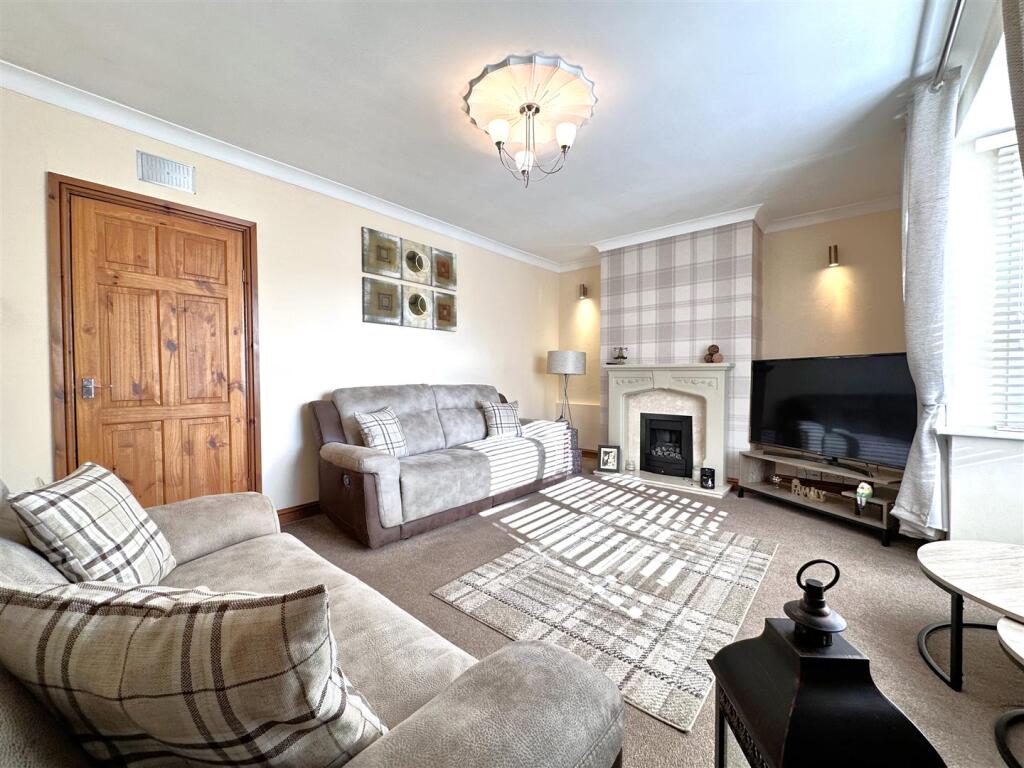 Large Living Room 202